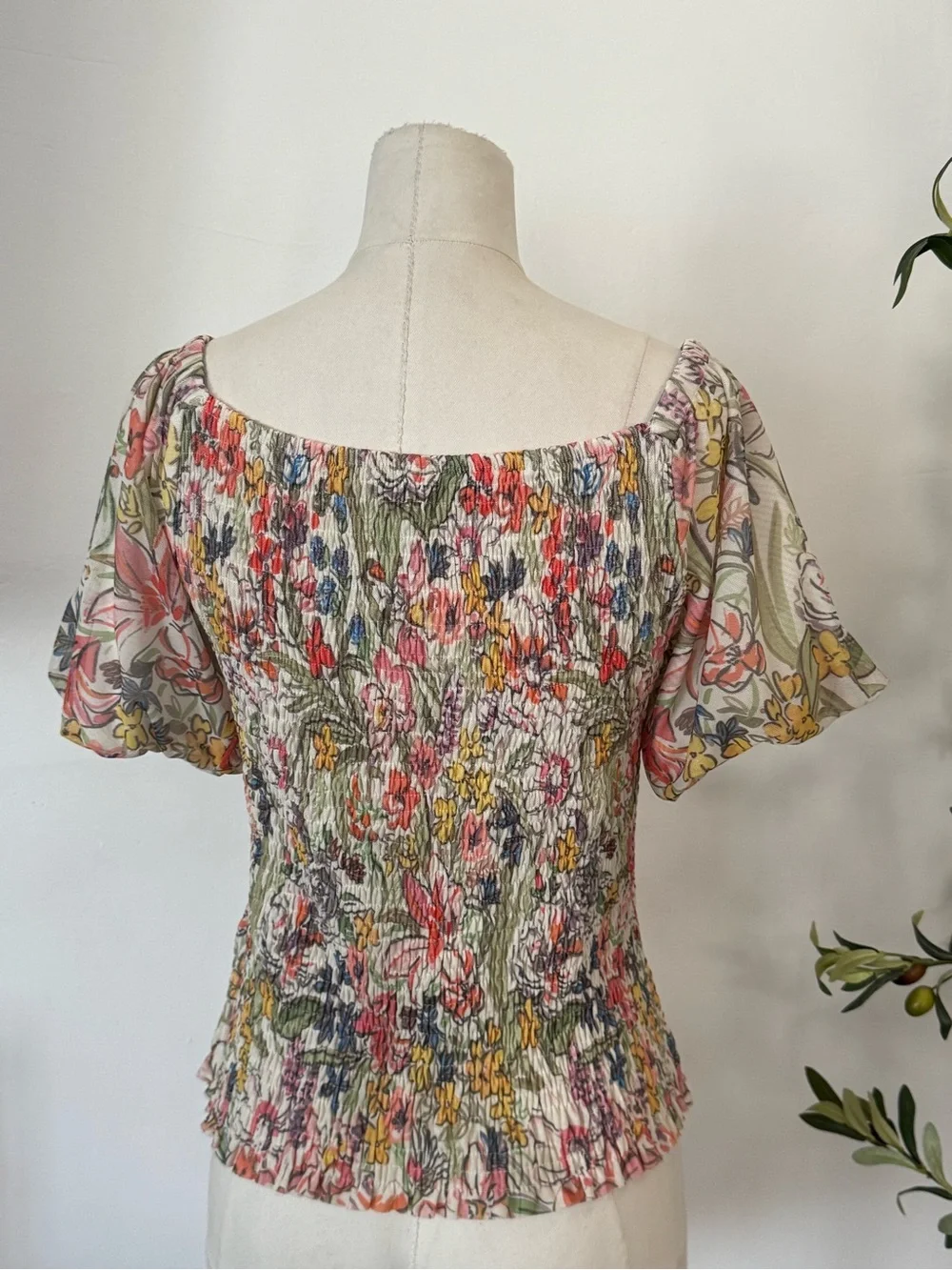 Anthropologie Floral Aurelia Smocked Top - Puffed Sleeves Multicolor Size  Small